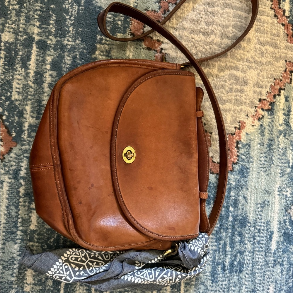 Vintage Coach crossbody bag